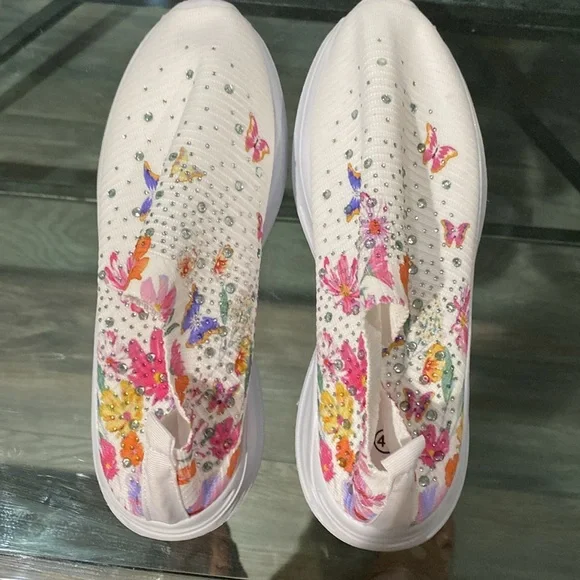 Floral Embellished Women's Slip-On Sneakers - Picture 2 of 5